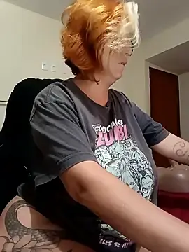 Stripchat Free Live Porn of Escarlate4you_