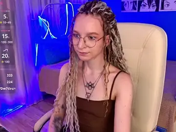 Stripchat Adult Webcam of VioletShine