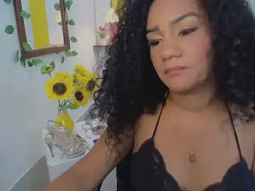 Stripchat Live Sex Cam of tanisha_curly_