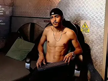 Stripchat Nude Webcam of MarcusRain_