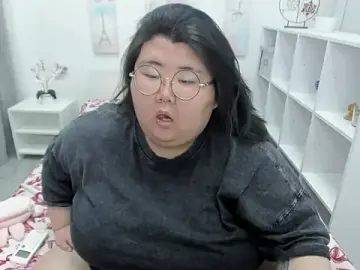 Stripchat Adult Webcam of Nadine_asian