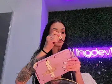 Stripchat Sex Chat of realhotfallingdevil