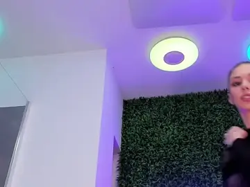 Stripchat Live Porn of realhotfallingdevil