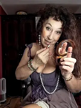 Stripchat Sex Cam of GypsyEsmeralda