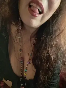 Stripchat Best live sex cam show of GypsyEsmeralda