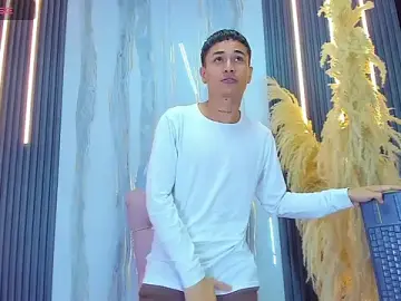 Stripchat Sex Cam of Matheus_Ic