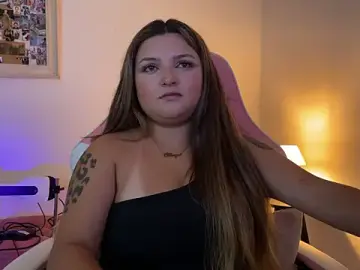 Stripchat Free Porn Cam of SweetFoxEyes_