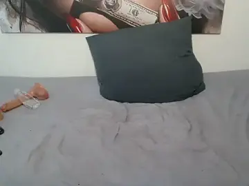 Stripchat Live Porn of GorillaGripCunt77