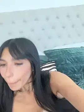 Stripchat Adult Webcam of LoveLillyy