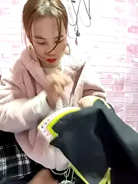 Stripchat Adult Webcams of Tin_tanny