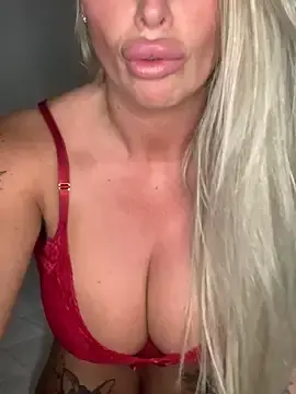 Stripchat Sex Cam of ArabellaJames