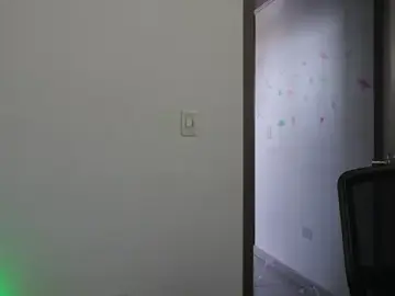 Stripchat Watch Live Sex Cams of trieone