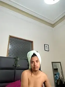 Stripchat Free Porn Cam of Julieta_Parker