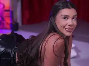 Stripchat Sex Cam of NatyDesiree