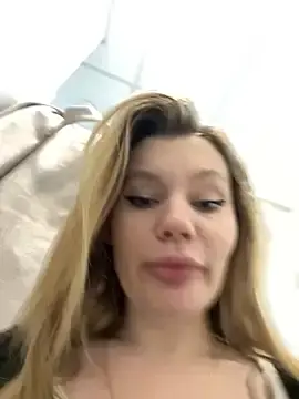 Stripchat Free Porn Cam of justmilaa