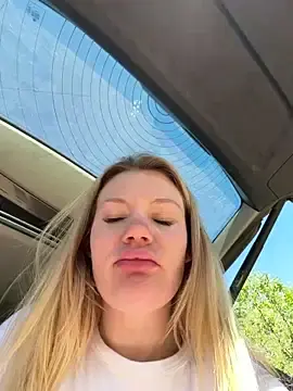 Stripchat Free Porn Cam of justmilaa