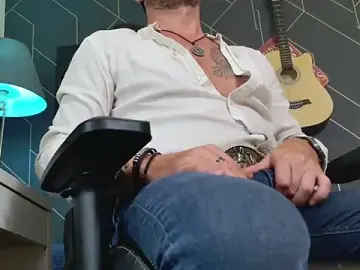 Stripchat Free Porn Cam of ChrisKox