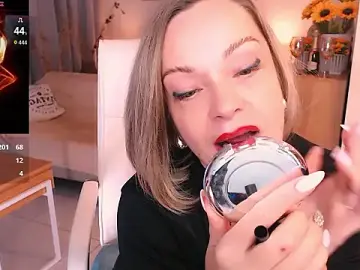 Stripchat Live Porn of Tilly_Eliot