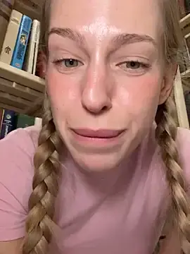 Stripchat Adult Video Chat of kira_mia