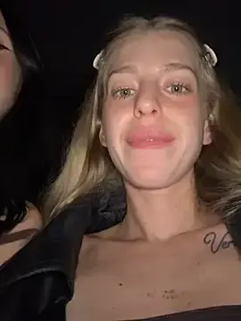 Stripchat Live Sex of kira_mia
