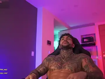 Stripchat Sex Cam of mariano_costa