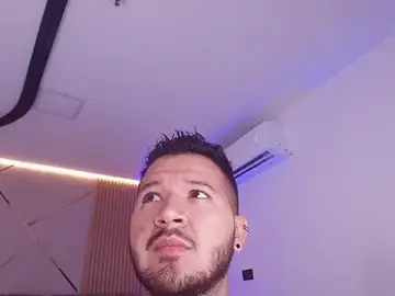 Stripchat Live Sex Cam of mister_miike