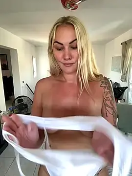 Stripchat Sex Cam of NastyMilf_