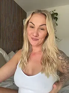 Stripchat Sex Chat of NastyMilf_