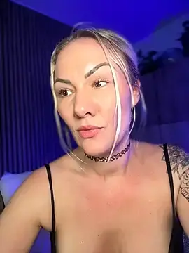 Stripchat Live Sex Cam of NastyMilf_