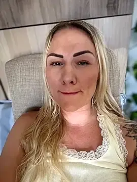 Stripchat Adult Webcam of NastyMilf_