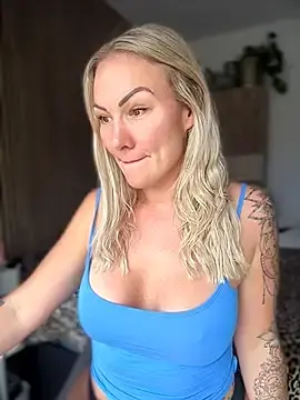 Stripchat Sex Cam of NastyMilf_