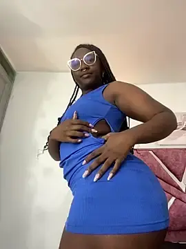 Stripchat Live Sex Cam of ZahhyFrequency