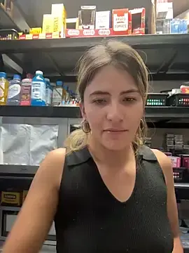 Stripchat Live Sex Cam of Andrea_19blonde