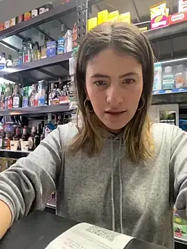 Stripchat Live Sex Cam of Andrea_19blonde