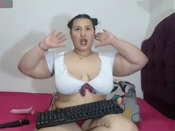 Stripchat Nude Webcam of Salma_G1