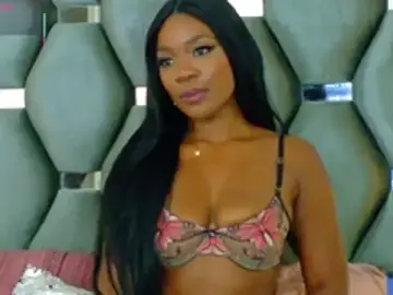 Stripchat Free Live Porn of camila_larzon