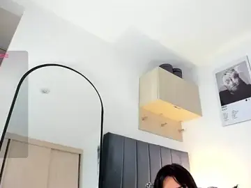 Stripchat Free Live Porn of hollyprincess_2