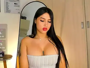 Stripchat Adult Webcam of hollyprincess_2