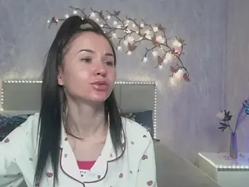 Stripchat Live Sex Cam of KaraCriegs