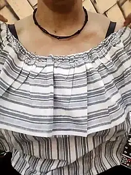 Stripchat Free Live Porn of Rising_Queen