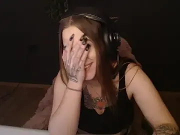 Stripchat Free Porn Cam of Luna_Lynn