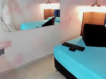 Stripchat Adult Webcams of MelaniieRoux