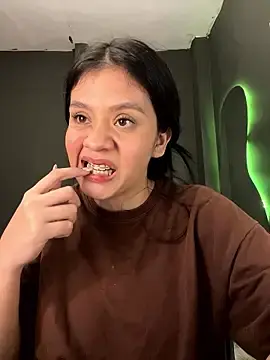 Stripchat Free Live Porn of alhaana_