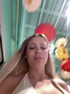 Stripchat Free Live Porn of Girl-Mia