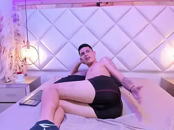 Stripchat Best live sex cam show of Maxi_Cutte