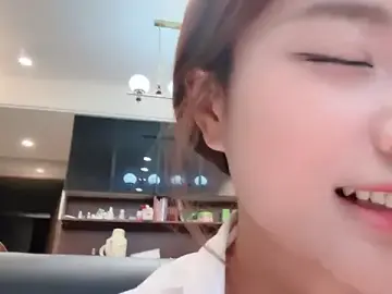 Stripchat Free Porn Cam of Butterbear