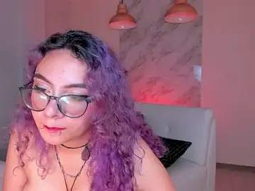 Stripchat Adult Webcam of LoiseHarper