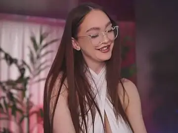 Stripchat Free Porn Cam of HotBustyBabeX