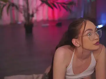 Stripchat Live Sex Cam of HotBustyBabeX