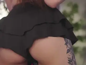 Stripchat Adult Webcam of HotBustyBabeX